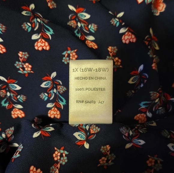 ✨️$3 or 2 for $5✨️Terra & Sky sleeveless blouse - Picture 6 of 12